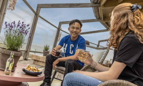 Lekker borrelen in het Lounge & Bites gedeelte van de Panta